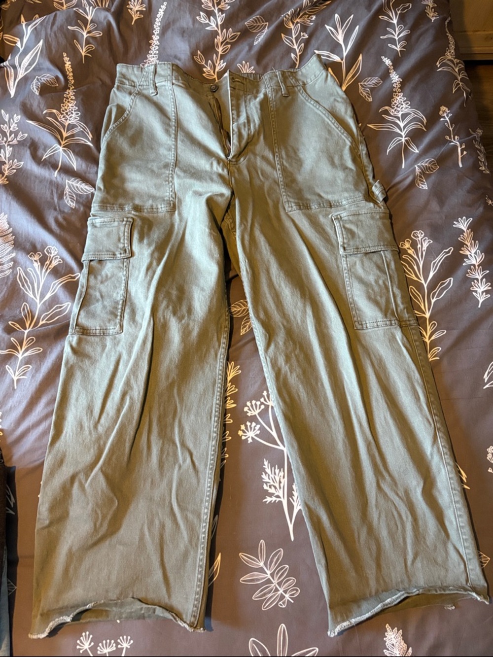 Hollister Olive Green Women's Cargo Jeans